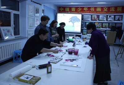 中俄藝術家傳統(tǒng)文化藝術交流活動在黑河舉行